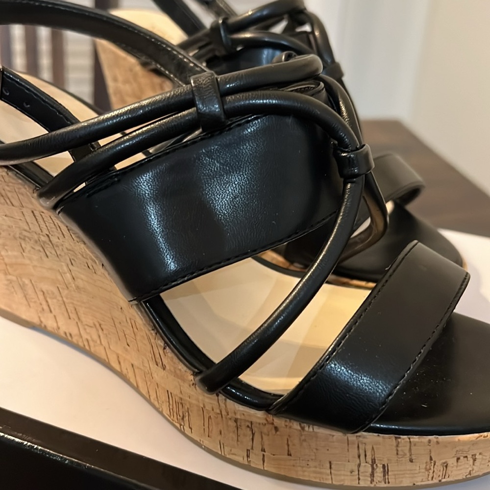 Nine West size 8.5 M black sandal